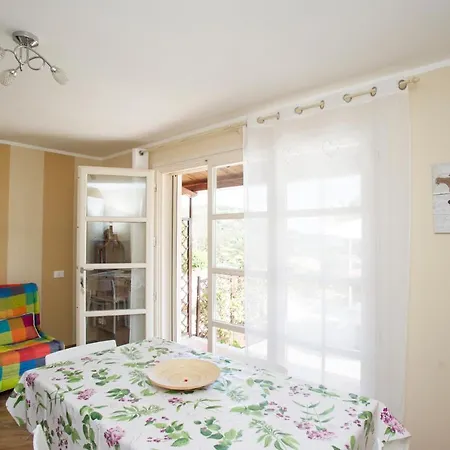 Bilocale Silvia Con Vista Mare - Goelba